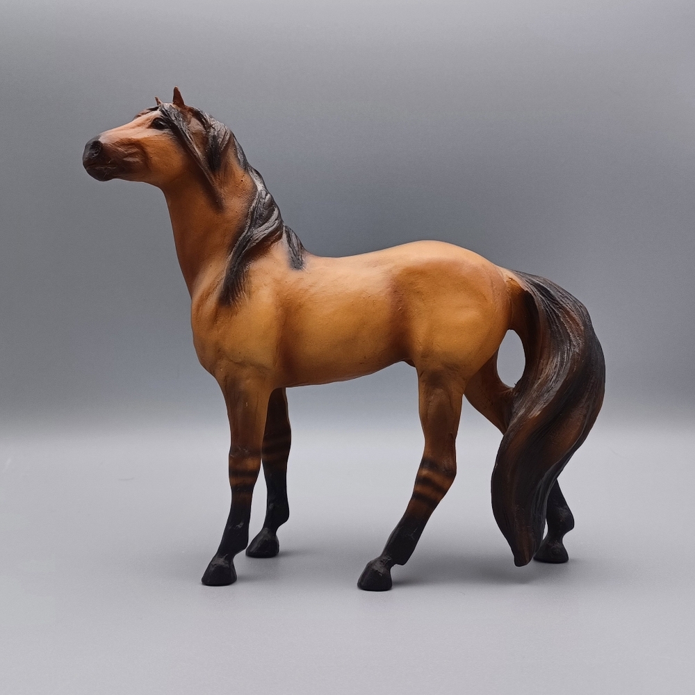 Breyer Mesteno the Messanger